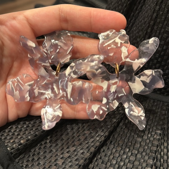 🌷Lele Sadoughi Small Paper Lily Earrings lilac violet white clear - Picture 3 of 7